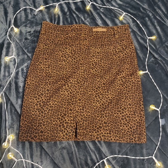 Mini skirt - Picture 4 of 8